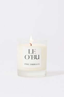 LE O'BU Duftkerze 'Pine Embrace'