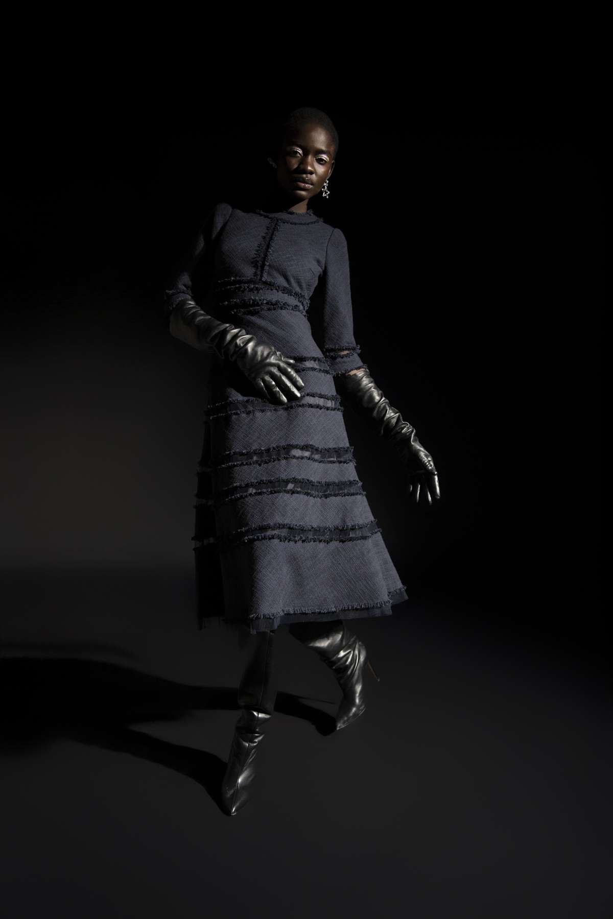 MAISON COMMON Dunkelblaues Jeanskleid mit Fransen – Bild 3