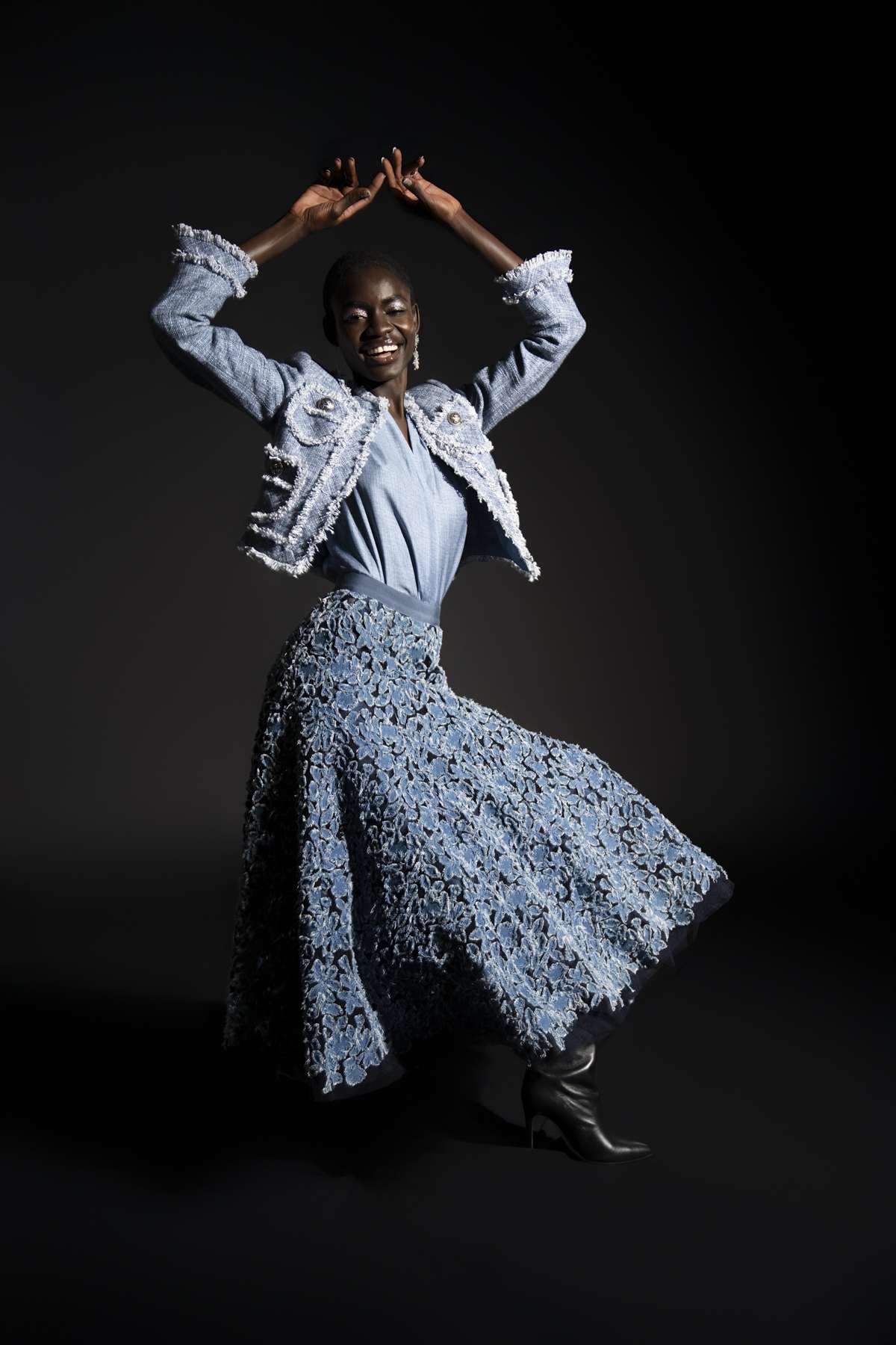 MAISON COMMON - Hellblaue Jeansjacke mit Fransen – Bild 6