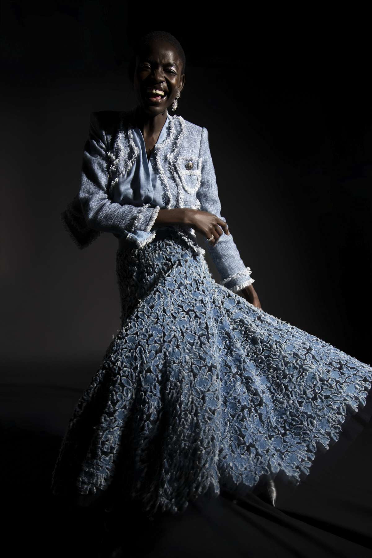 MAISON COMMON - Hellblaue Jeansjacke mit Fransen – Bild 3